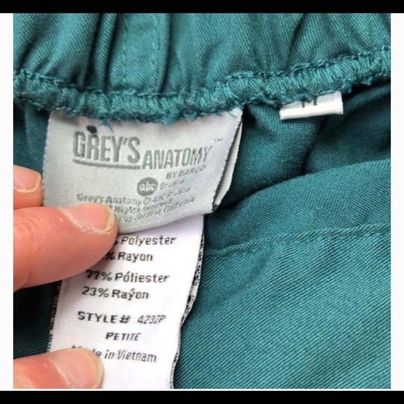 Grey’s Anatomy Hunter Green Scrubs Med P - Picture 4 of 5